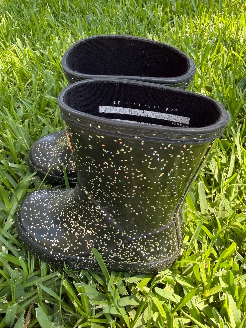 EUC kids hunter boots size US5